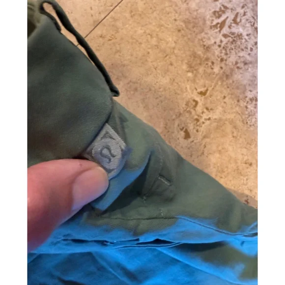 Men's Lululemon Shorts Green Size 31 EUC - Picture 5 of 10
